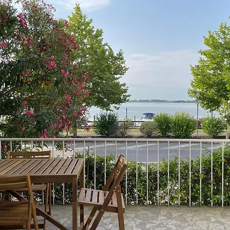 Con Vista Laguna * 格拉多